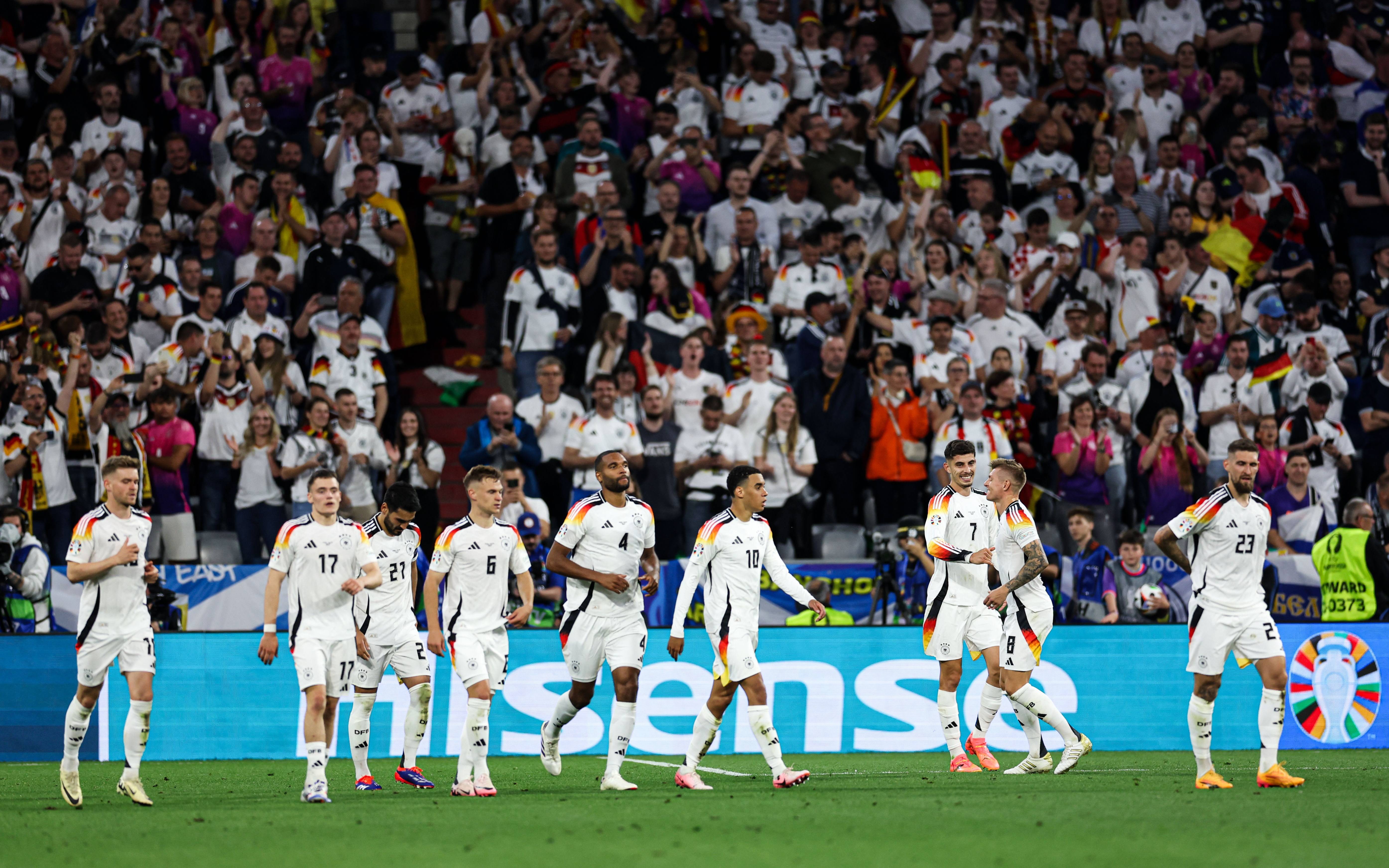 关于德国队在比赛中展现出强大的实力，轻松战胜对手的信息