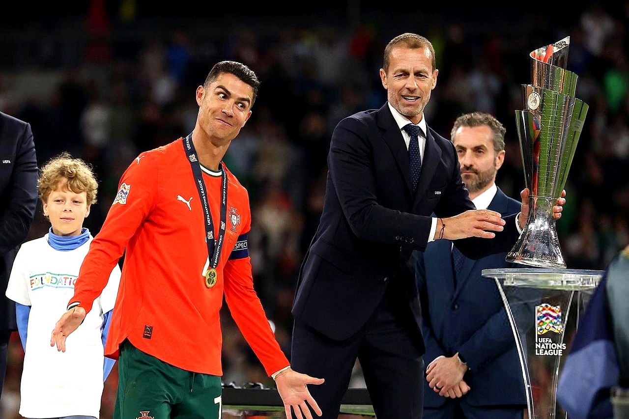 匈牙利队在比赛中战胜强敌，获得突破性胜利