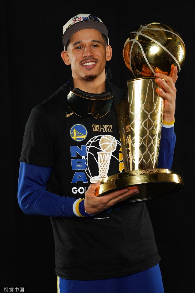 关于墨西哥球员荣获最佳新秀奖，大放光彩的信息