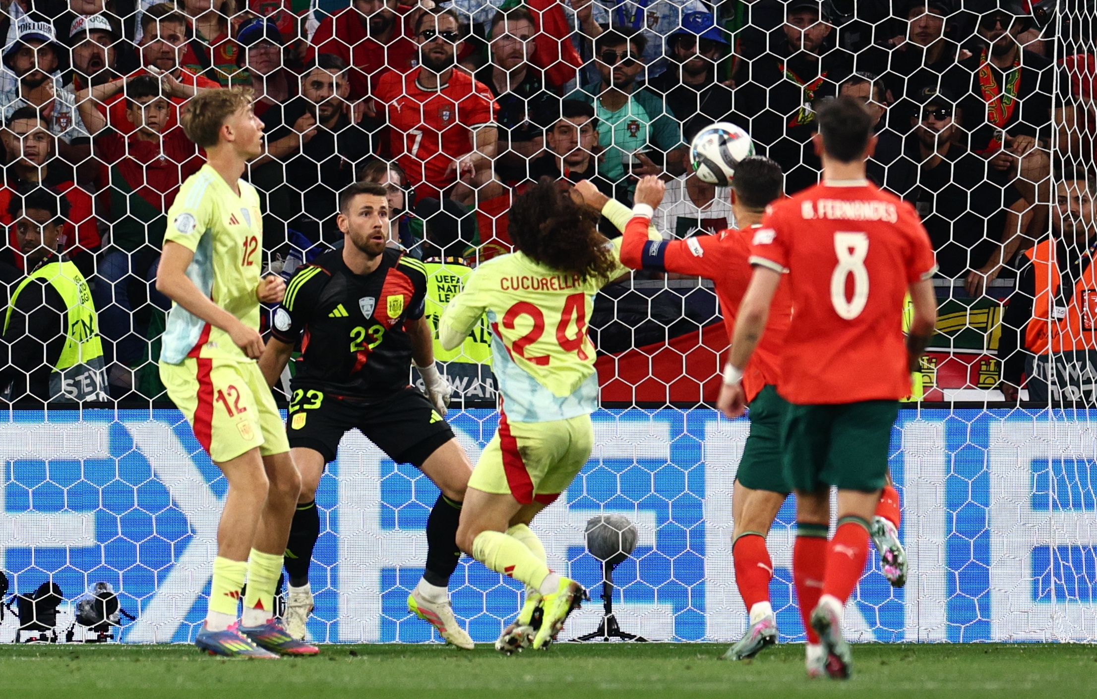 奥地利队在欧国联比赛中惊险晋级