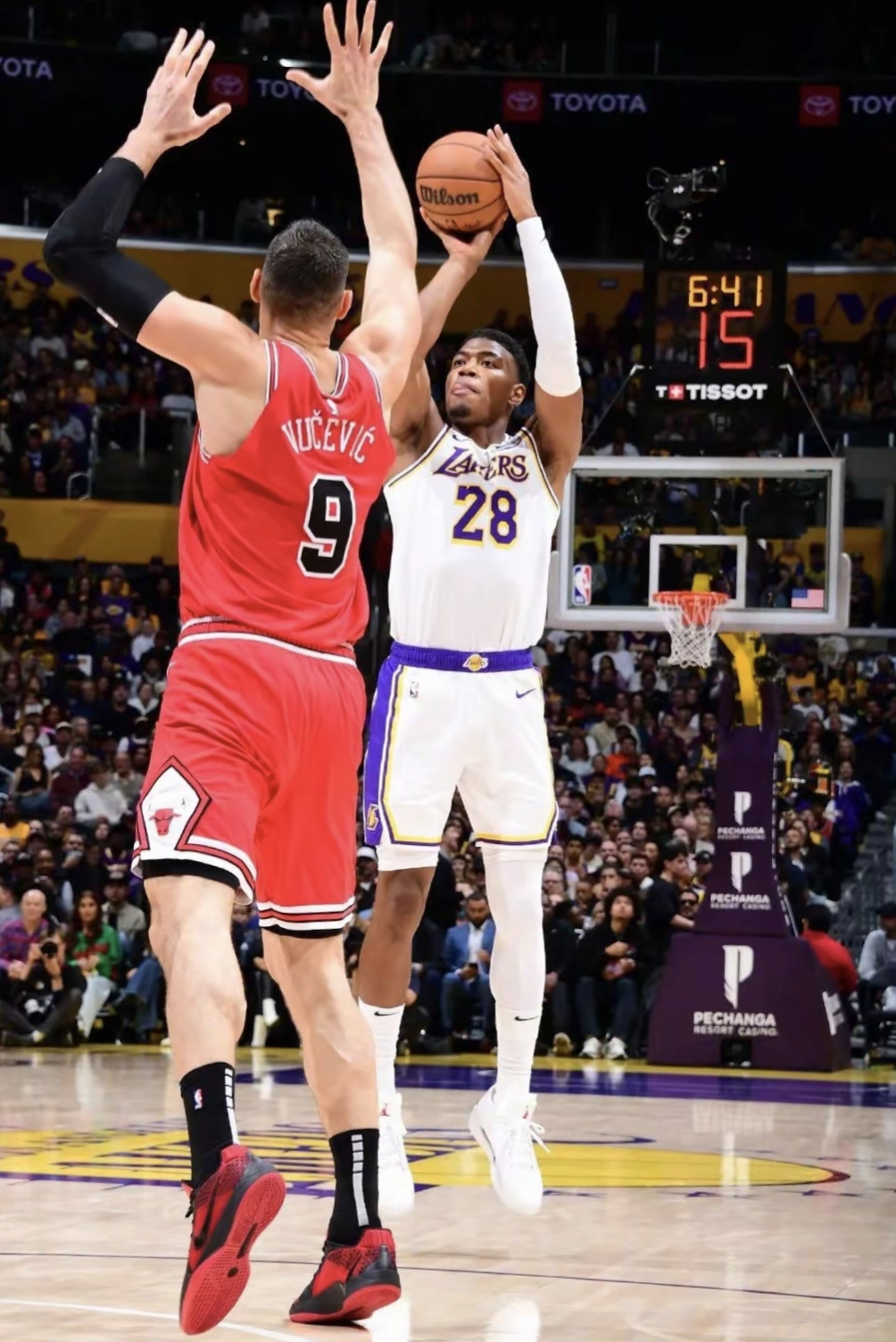 公牛后卫连续砍下高分创造进攻奇迹的简单介绍