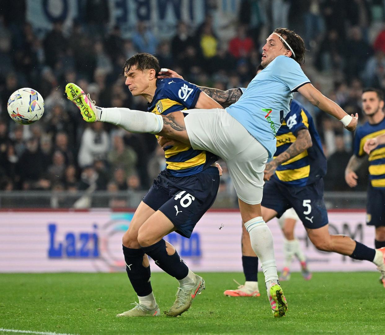 三亿体育体育娱乐-帕尔马获得意甲胜利，球队士气大振