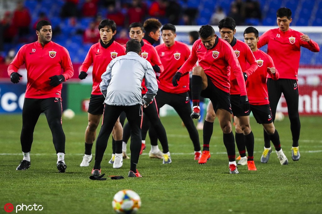 包含勇士完成五笔2换1大交易，在新赛季再次集结超级阵容的词条