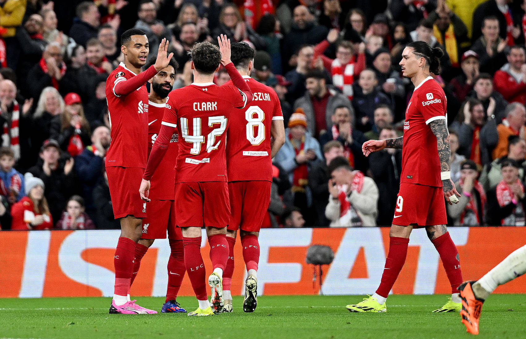 三亿体育体育登录入口-包含勒沃库森横扫对手，排名见涨的词条