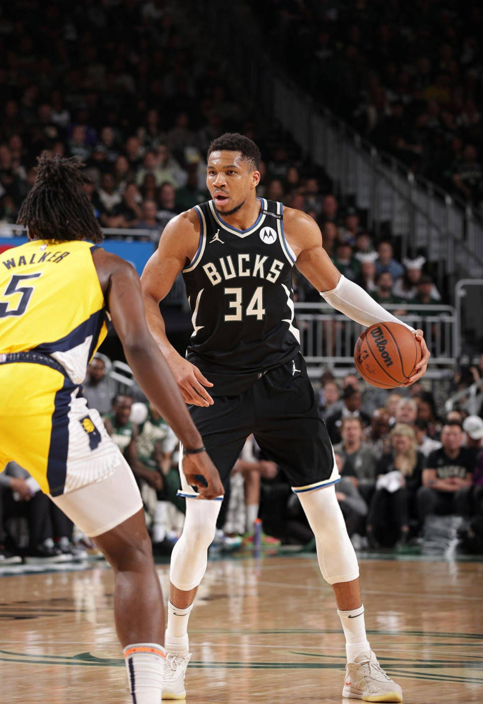 雄鹿客场逆转步行者，豪取三连胜