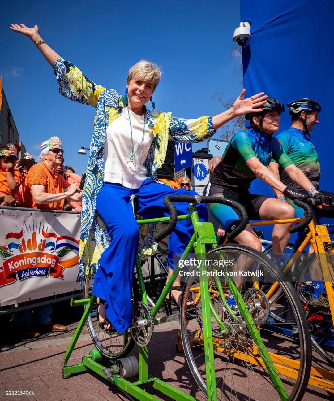 三亿体育体育直播-荷兰自行车选手赢得团体比赛冠军